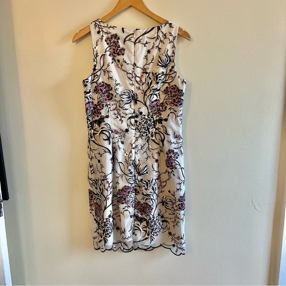 Like New Aidan Mattox Black and White Floral Mini Dress size 8 - Picture 2 of 8
